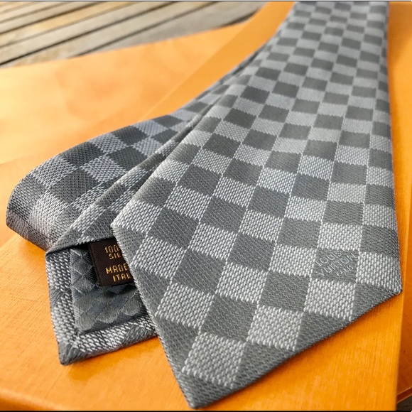 🔥LV HOLIDAY 25’🔥🆕💯AUTHN ICONIC LOUIS VUITTON DAMIER DOUBLE GRIS CHECK TIE🔥 - Picture 16 of 16